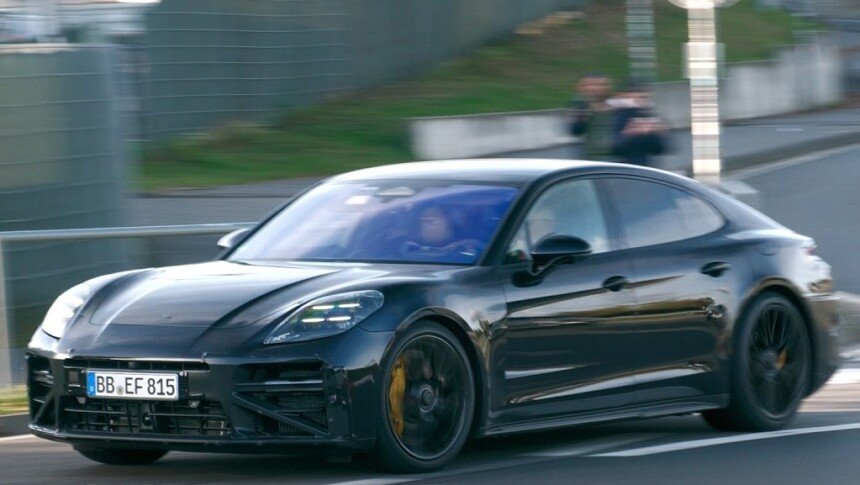 2027 Porsche Panamera Facelift spy shot