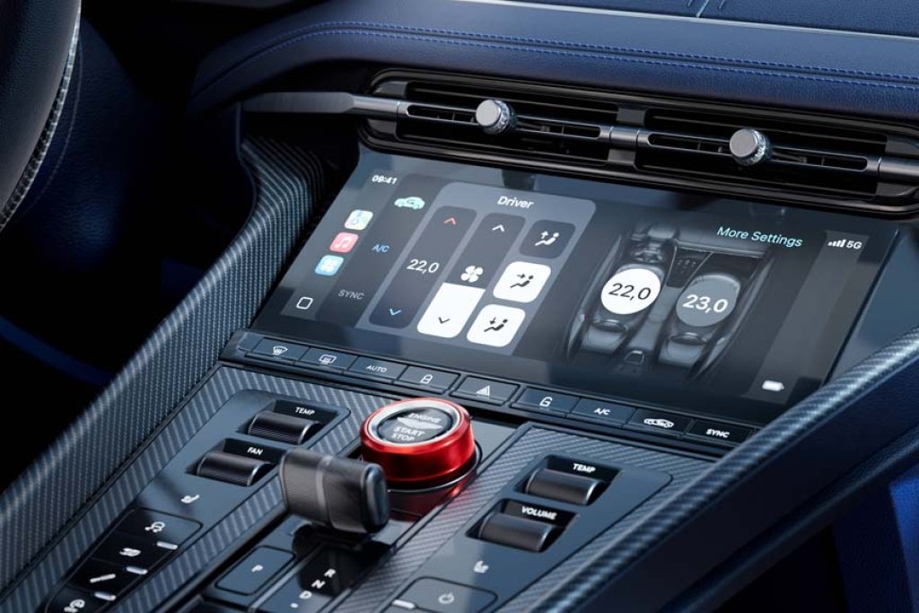 Aston Martin DB12 S (4)