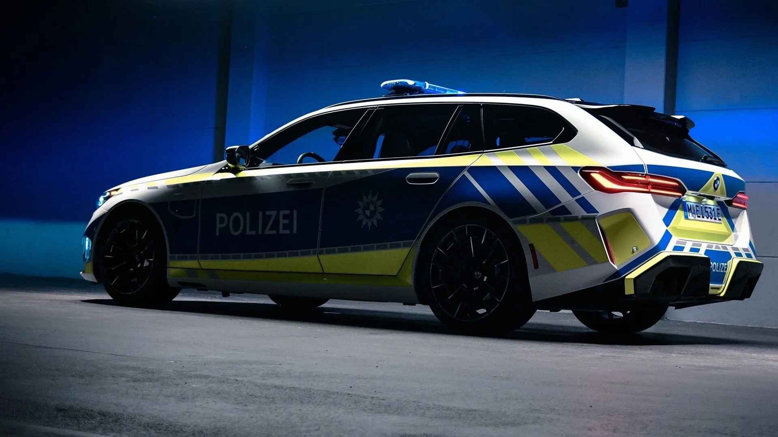 BMW-M5-Touring-Police-Germany (3)