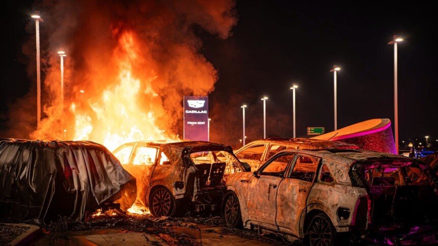 Cadillac Escalade IQ fire texas (1)