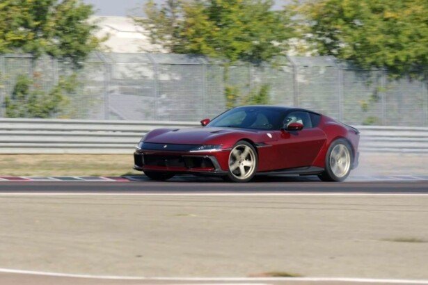Ferrari 12Cilindri Manuale-review-1