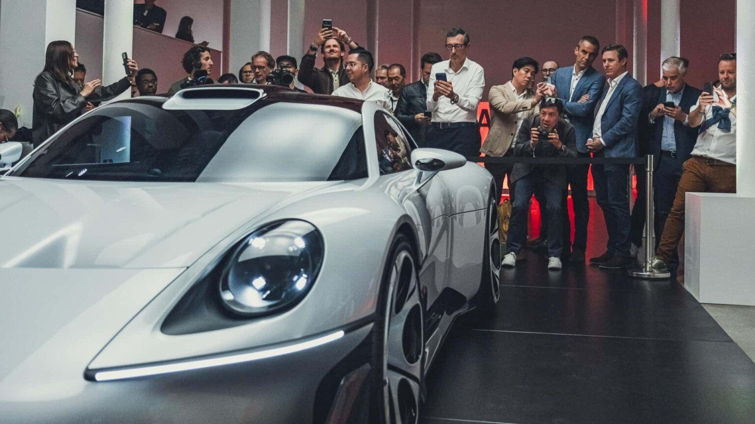 Porsche Mission S (1)