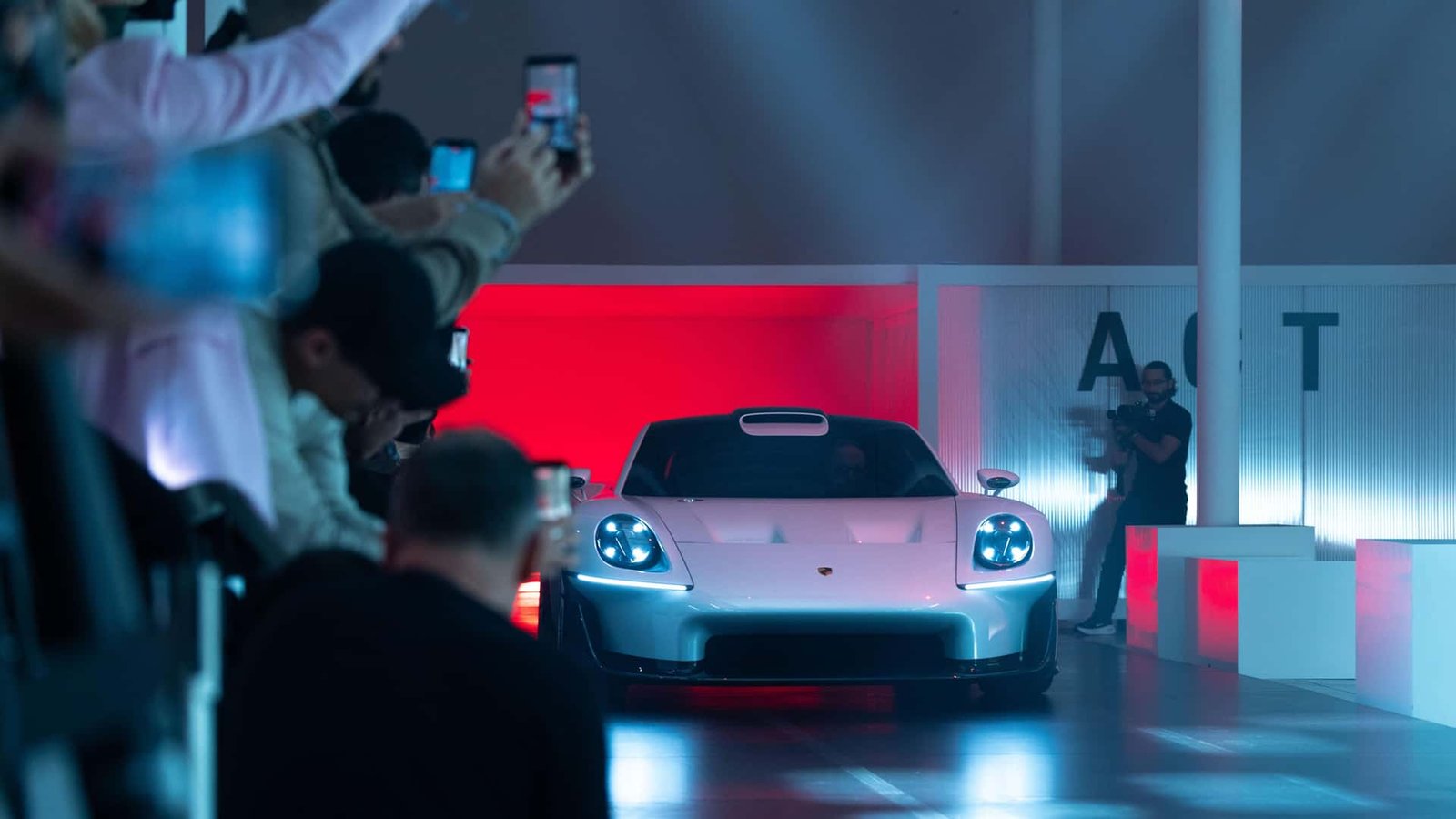Porsche Mission S