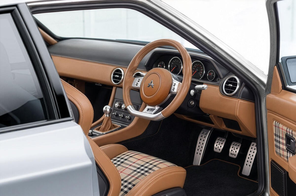 audacious_iv_aurora_commission_interior_2