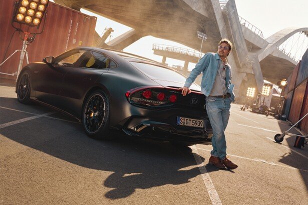 brad pitt-mercedes-amg GT 4-Door Coupe (3)