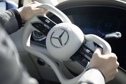 mercedes-yoke